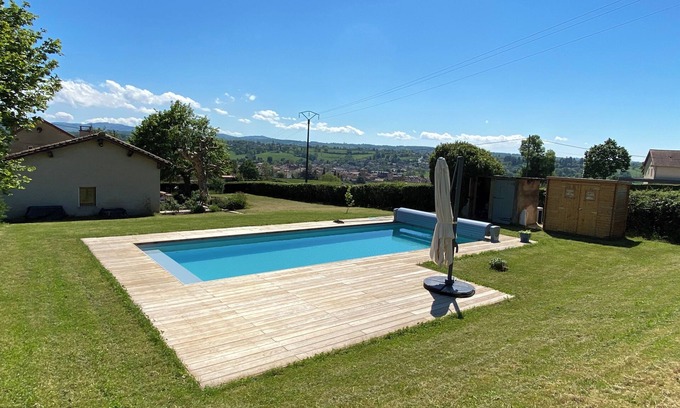 Charlieu House | Maison de Charme Avec Piscine en Pleine Nature et Proche Centre Ville