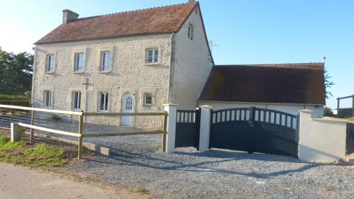Pertheville-Ners House | Maison de la Delle