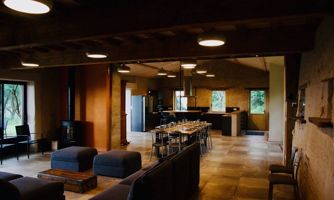 Sepvret House | Maison de Luxe Indépendante Dans une Aile du Logis, Terrasse Nature, Randonnées