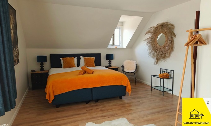 Sint-Michiels House | Maison de Marcel - Big family house with 4 free parking spaces near city center