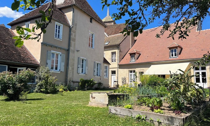 Avallon House | Maison de Noble Nicolas - Julie