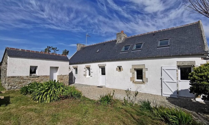 Plozevet House | Maison de Pêcheur à Proximité D'un Petit Port et à 2 min de la Plage
