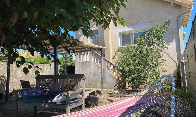 Saint-Peray House | Maison de rue Dans Village Viticole de L'ardèche, au Pied du Château de Crussol