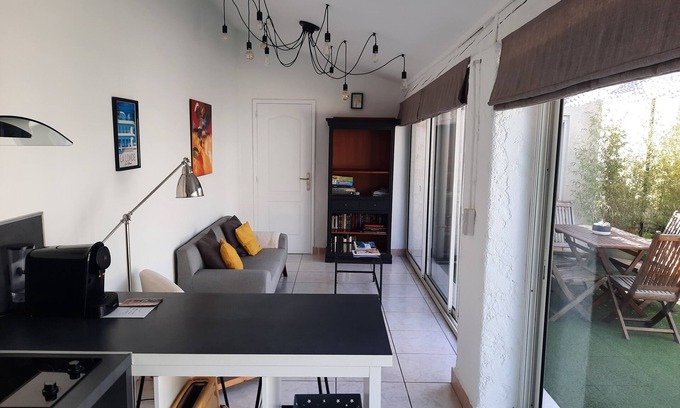La Garde House | Maison de Vacances, Dans un Écrin de Verdure, Près de la mer