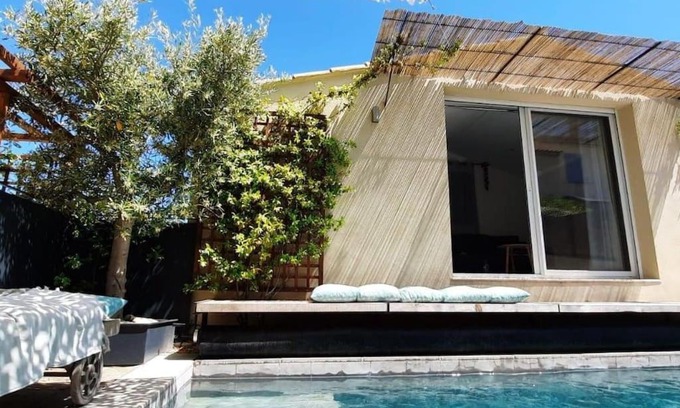Villars House | Maison de village 4 étoiles avec piscine privee