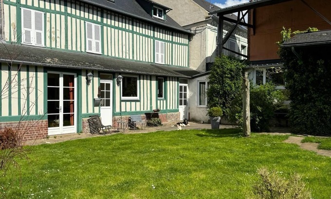 Luneray House | Maison de Ville Plein Centre Luneray
