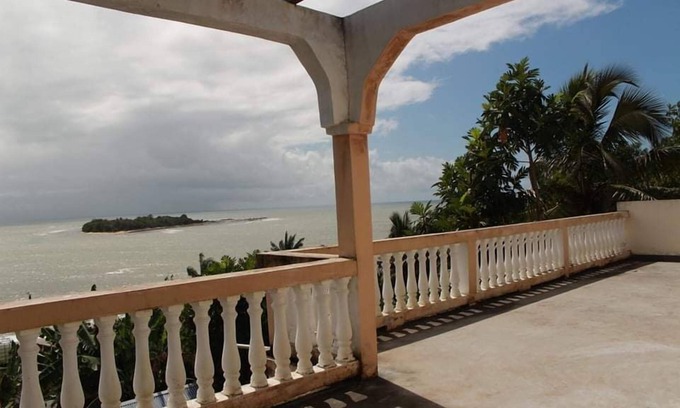 Fenoarivo Atsinanana House | Maison Des Metisses