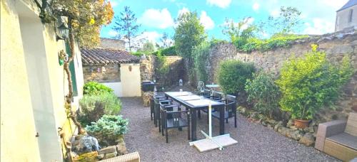 Saint-Priest-Ligoure House | Maison Deux
