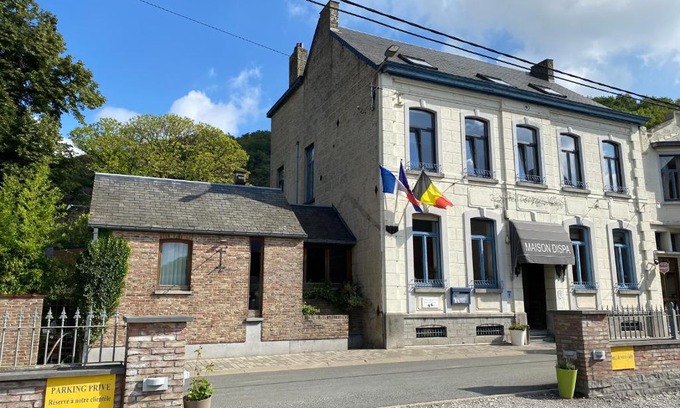 Walcourt Hotel | Maison Dispa