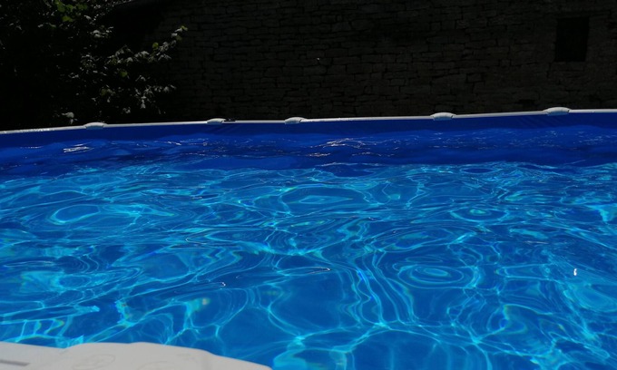 Tournans House | Maison Disponible en Juillet Avec Spa, Sauna et Piscine Hors sol