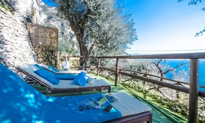 Laurito Ski Chalet | Maison Don Rafe’ - Two Bedroom Chalet, Sleeps 4