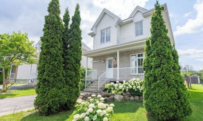 Vaudreuil House | Maison Eden Summary: