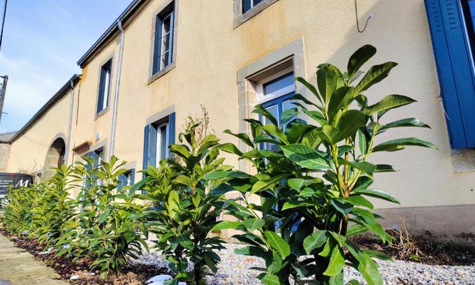 Melay Bed & Breakfast | Maison Egalité