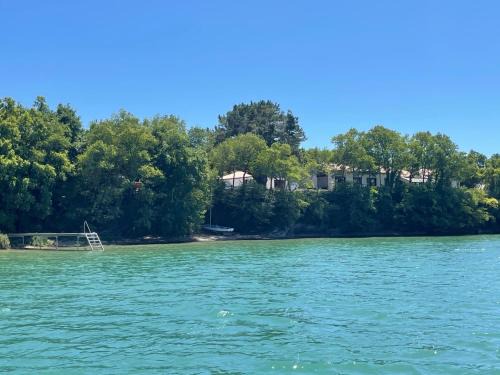 Le Fenouiller Villa | Maison en bord de rivière de mer