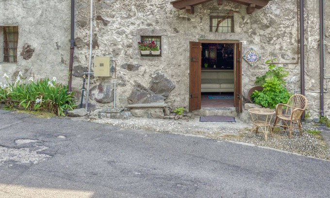 Capo di Ponte Apartment | Maison Enchantée
