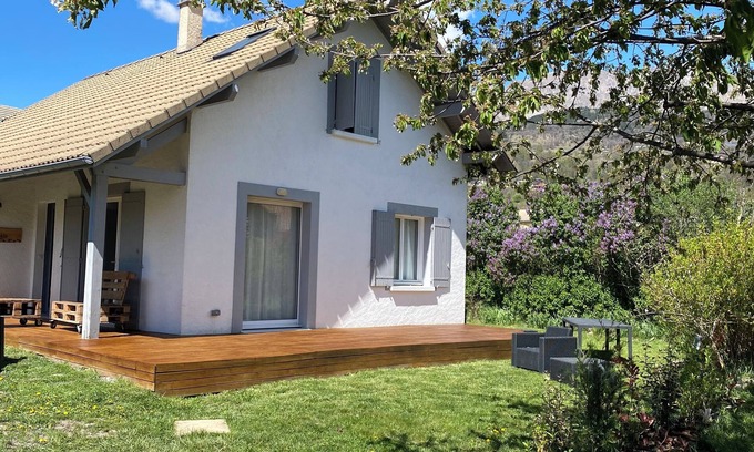 Chorges House | Maison Entière Avec Jardin Clos Proche lac de Serre-ponçon