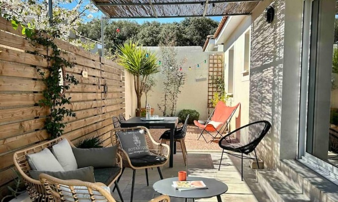 Cournonsec House | Maison Entre mer et Garrigue