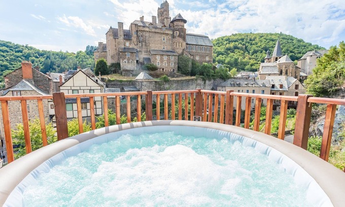 Estaing House | Maison Estagnole