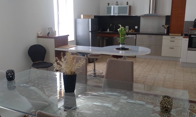 Magalas House | Maison Familiale Les Hirondelles
