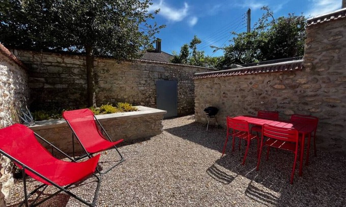 Vernon House | Maison Familiale Style Atelier & Cour Extérieure