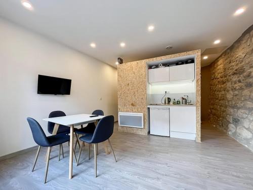 Burzet Apartment | Maison FLOËGE