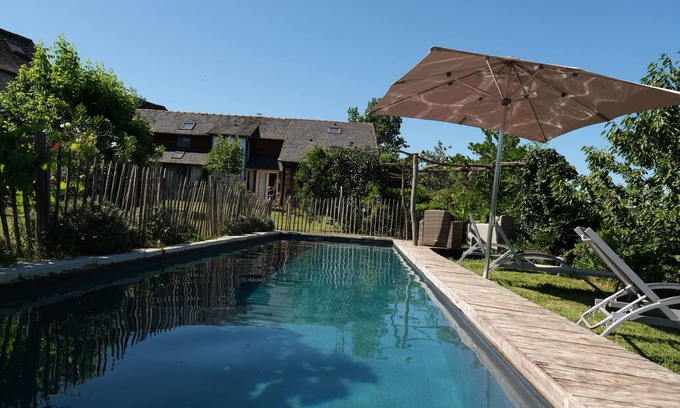 Saint-Cyr-la-Roche House | Maison de Campagne Avec vue , au Calme, Avec Piscine