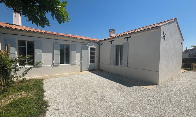 Saint-Georges-d'Oleron House | Maison neuve avec grand jardin, la plage à pied.