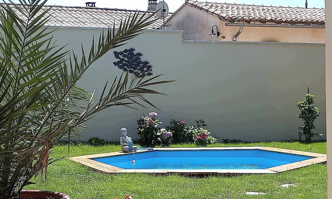 Saint-Quentin-la-Poterie House | Maison Chaleureuse Sans vis à vis Avec une Piscine Privée
