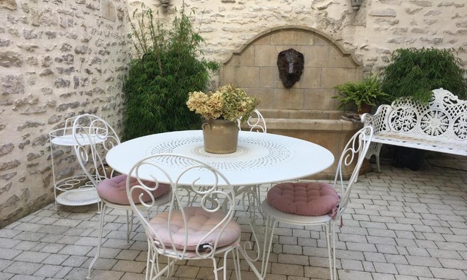 Flavigny-sur-Ozerain Bed & Breakfast | Maison Galimard