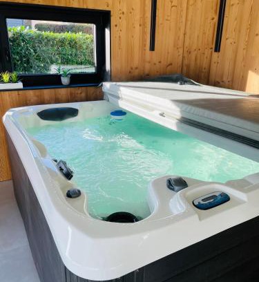Etting House | Maison Gite Chez Nounou sauna jacuzzi jardin arboré