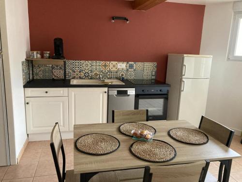 Beauvoir-sur-Niort House | Maison idéale pour 2 personnes, garage clos et Wifi