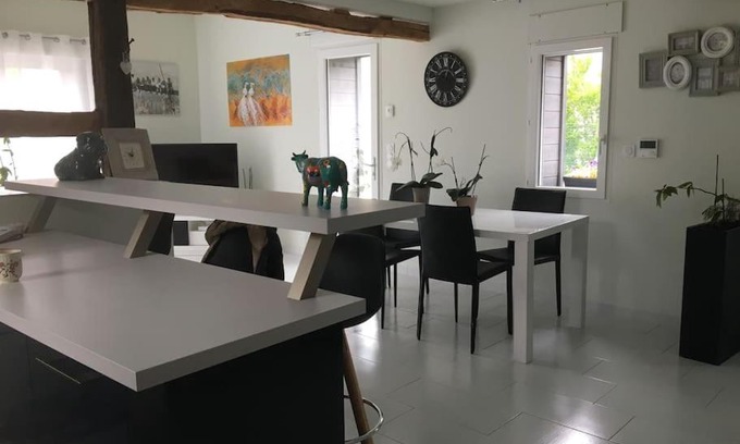 Saint-Parres-aux-Tertres House | Maison Indépendante avec terrasse, jardin et petit déjeuner