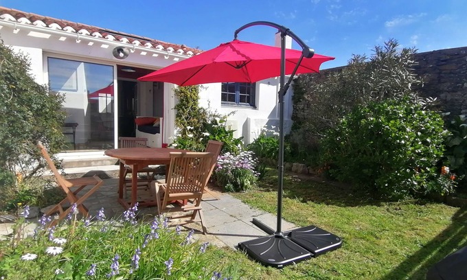 Ile d'Yeu House | Maison Indépendante Avec Cour et Jardin Dans le Port