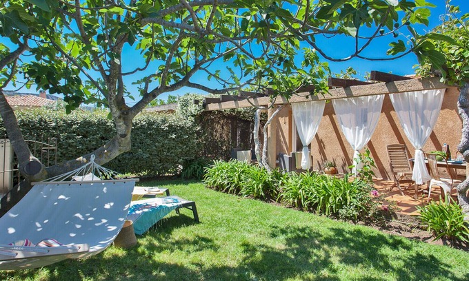 Calvi Villa | maison kiwi avec piscine chauffée terrasse jardin et bbq à Calvi