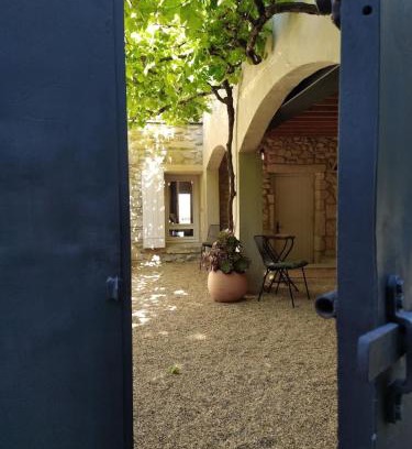 Visan House | Maison La Petite Cour - Spa