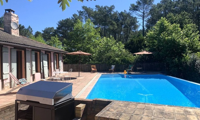 Ychoux Villa | Maison Landaise sleeps 12 max* swimming pool tennis bowling green near lakes & ocean