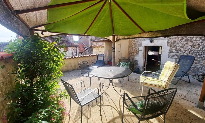 Riberac House | Maison le troubadour