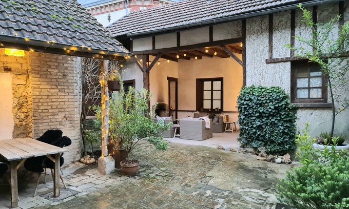 Ay House | Maison Marcks | Ay Champagne | Class & Comfort | Private courtyard