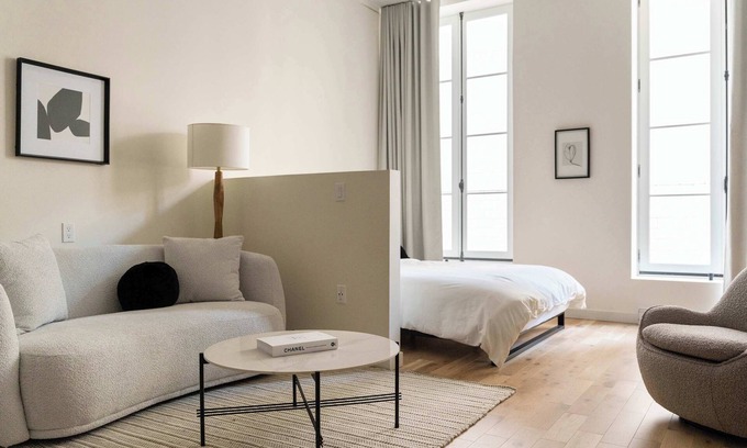 Old Montreal Apartment | Maison Place Jacques-Cartier Loft