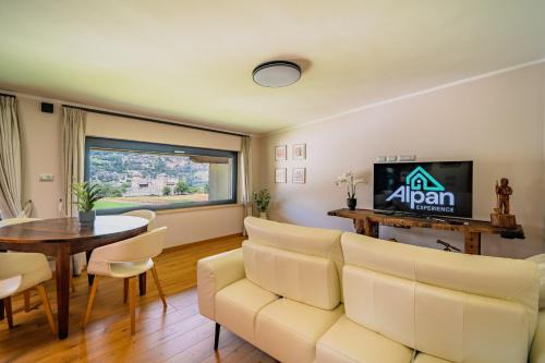 Pleod Apartment | MAISON PLEOD - Vista Castello e Giardino Privato