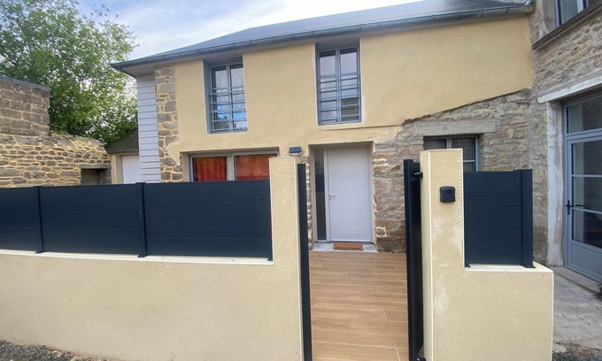 Dinan House | Maison Rénovée Avec un Jacuzzi Privatif. A 7 Minutes à Pieds du Centre-ville