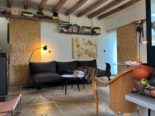 Annay-sur-Serein House | Maison rivière très calme près de Chablis et Noyers sur serein chez un céramiste designer