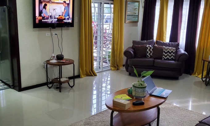 Gordon Town Apartment | Maison Romantic Getaway