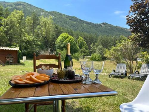 Castellane House | Maison spacieuse à Castellane avec jardin et vue montagne