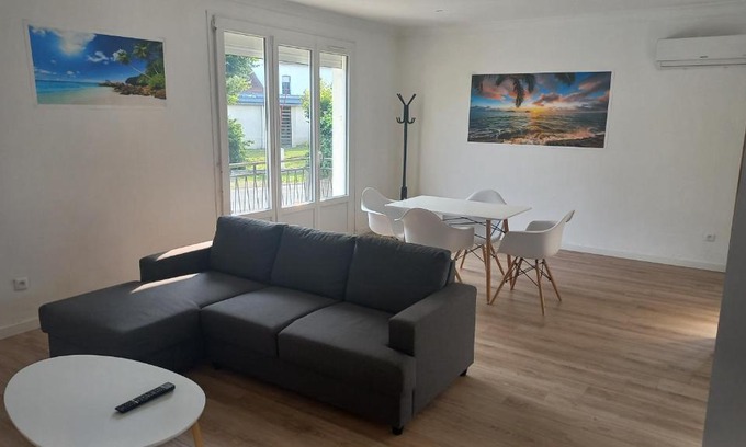 Casseneuil Apartment | Maison spacieuse avec un terrain