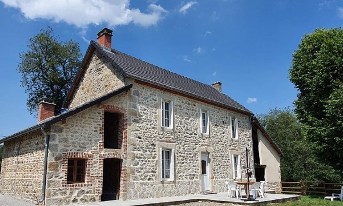 Charensat House | Maison Tout Confort en Pleine Nature !