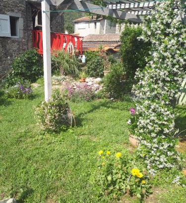 Mialet House | maison typique cévenole avec jardin