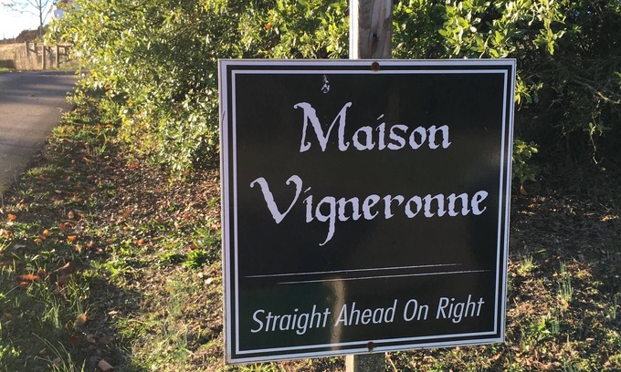 Dayton House | Maison Vigneronne: Beautiful Dundee Hills Vineyard Home.