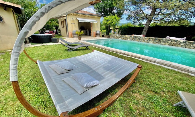 Alba-la-Romaine House | Maison110m2, 6p, 3ch, Piscine Privée-cuisine D'été, Jacuzzi, Espace Jardin Clos