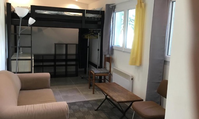 Chateauvert House | Maisonette bedogao